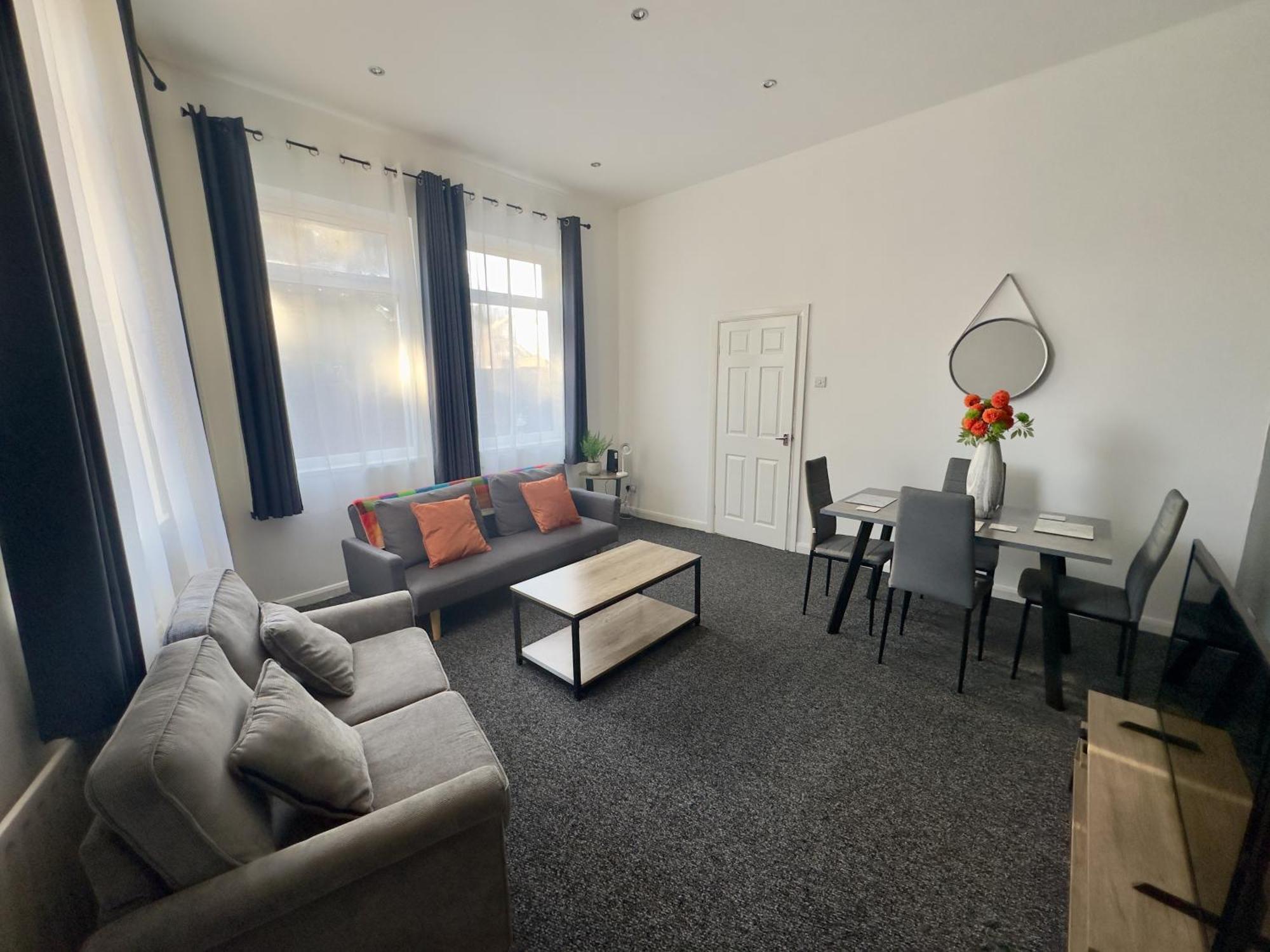 Large Ground Floor Apartment - South Shields - 3 Minutes From South Tyneside Hospital, 8 Minutes From Beach Ngoại thất bức ảnh